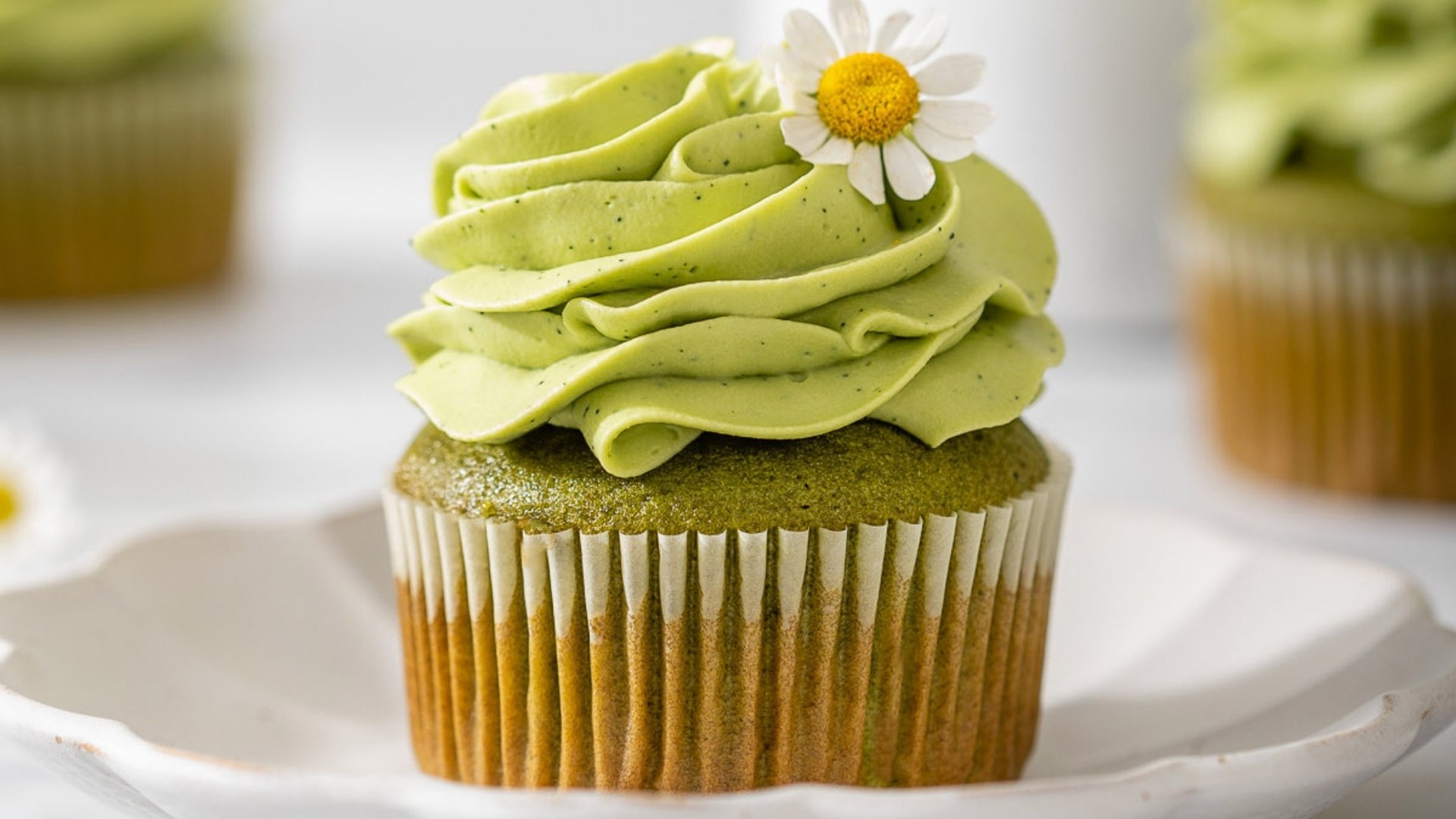 Ilustrasi Matcha Cupcake (foto: takestwoeggs.com)
